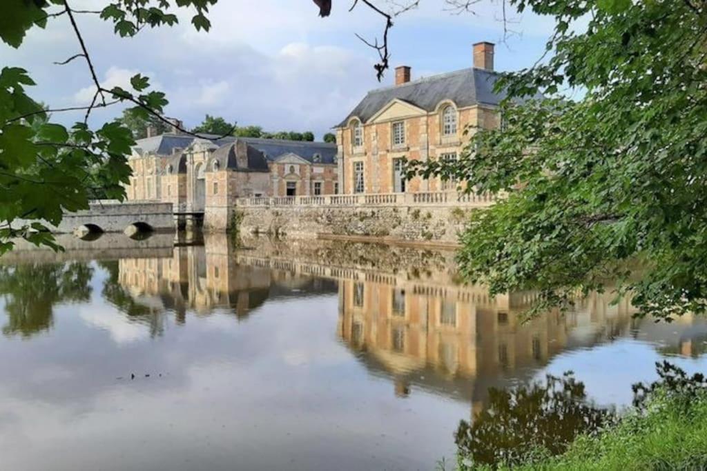 Agreable Studio Dans Le Centre Historique La Ferté-Saint-Aubin Exteriér fotografie